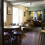 فندق The Wheatsheaf 3*