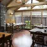 فندق The Wheatsheaf 3*