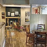 The Wheatsheaf فندق 3*